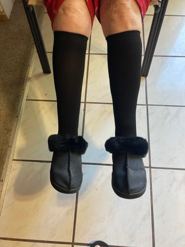 Customer photo review of Everstride™ Advanced Wide Compression Socks For Pain Relief
